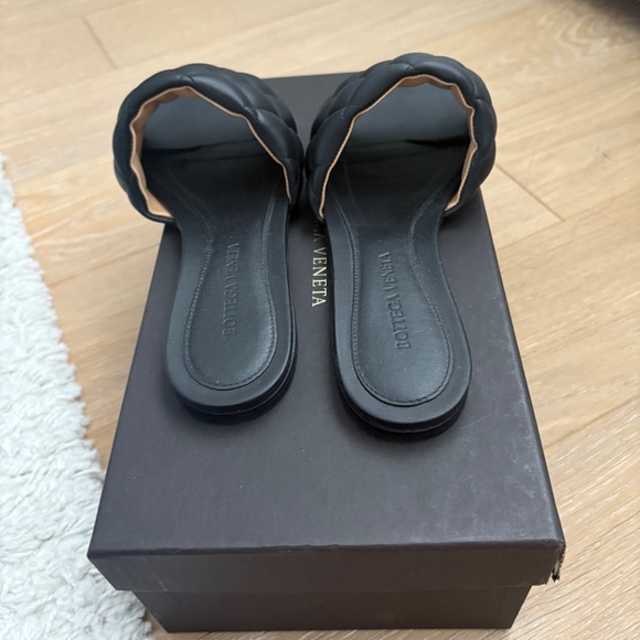Bottega Veneta Stretch 45 Leather Ankle-Strap Square Toe  bottega Venetta square sandals